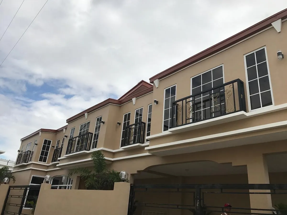 Apartment Fil- Indo Suites, Clark Angeles
